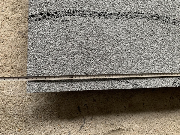 Bush hammered surface ant line bluestone tiles
